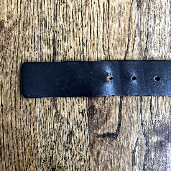 Michael Kors Men’s black leather belt. - Picture 3 of 5